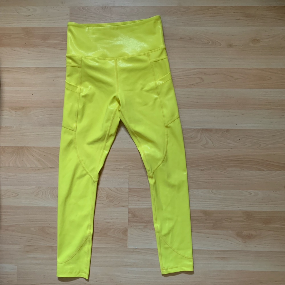 ZYIA Neon Yellow Metallic Light N Tight Pocket Leggings | Women’s Size 4